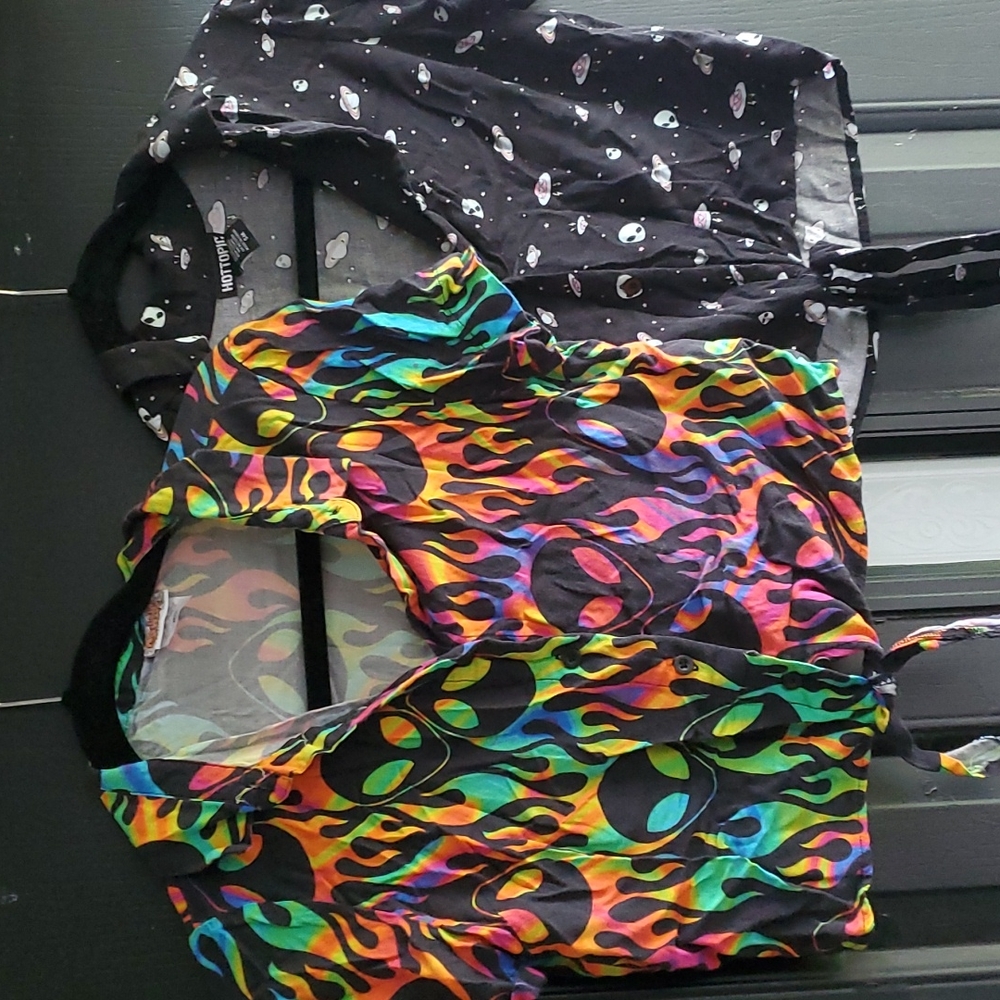 2 Alien button up tie up t shirts